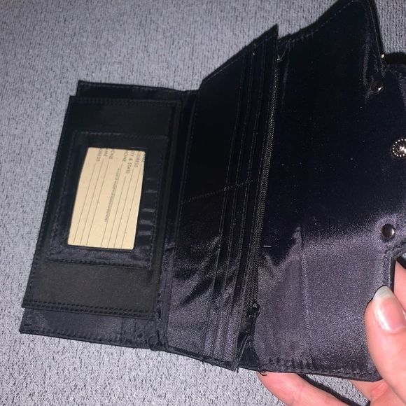Black and silver wallet - Picture 3 of 4